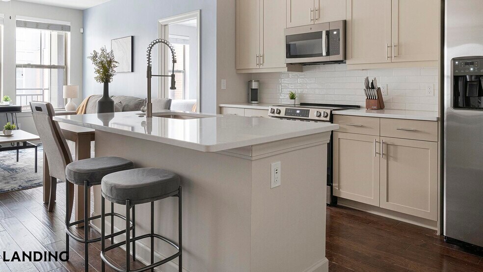 Building Photo - 2420 Peachtree Rd NW