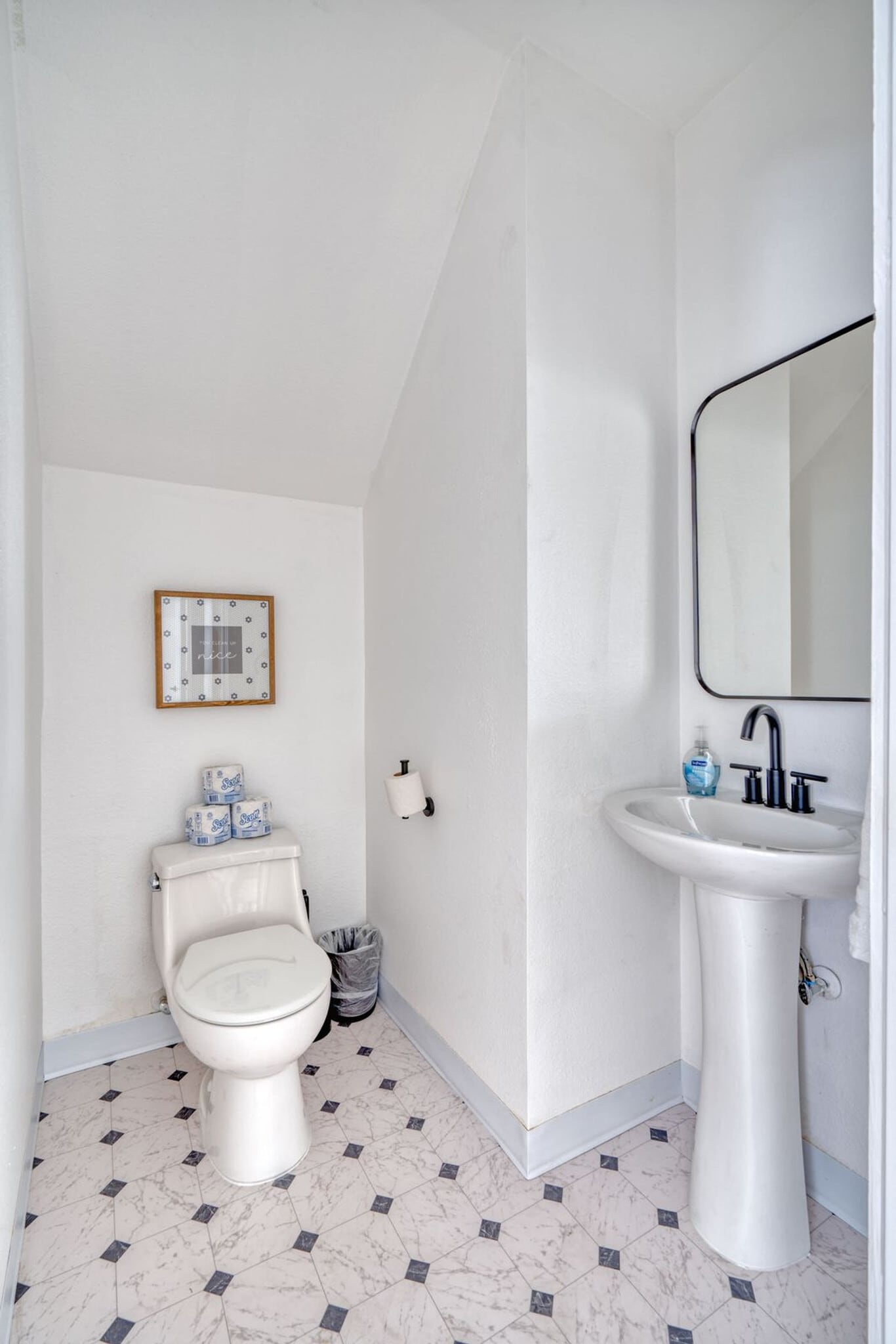 Building Photo - 3029 S Water Ave