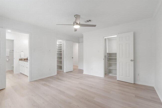 Building Photo - 77 Crystal Lake Ln