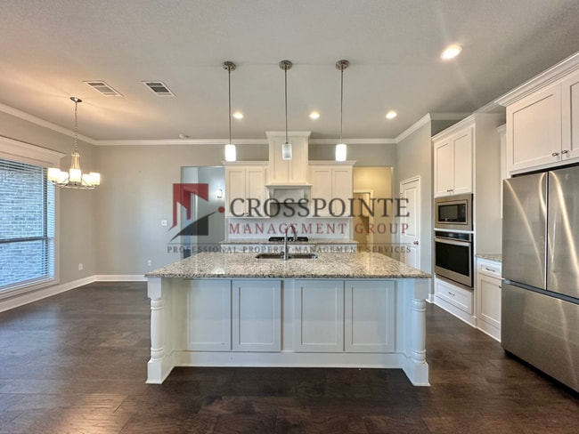 Building Photo - Stunning 3 Bed 2 Bath in South Tyler!