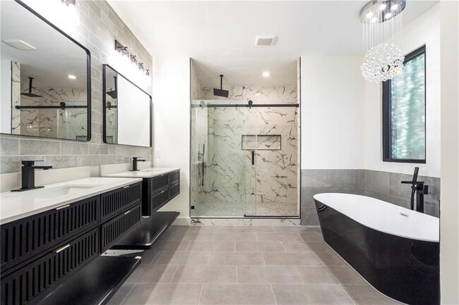 Building Photo - 3626 N Stratford Rd NE