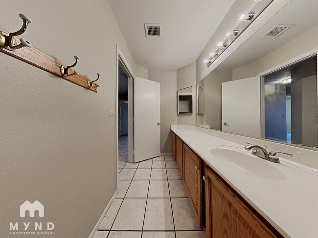 Building Photo - 3828 W Mariposa Grande Ln