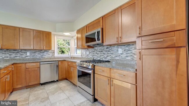 Building Photo - 1604 Woodhill Ct