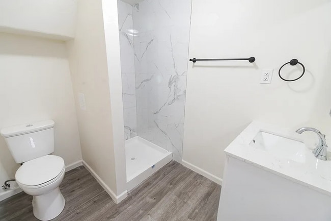 Building Photo - Beautifully Renovated, Spacious 4BR Home w/ Basement & Backyard!