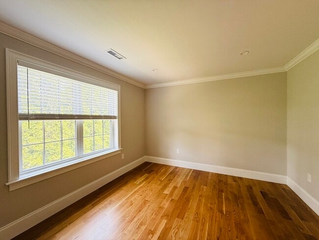 Building Photo - 67 Overbrook Dr