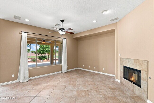 Building Photo - 22114 N San Ramon Dr