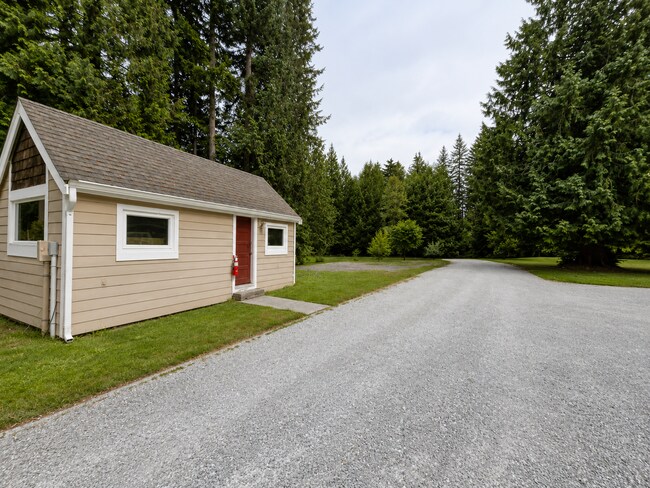 Building Photo - Private Arlington Retreat