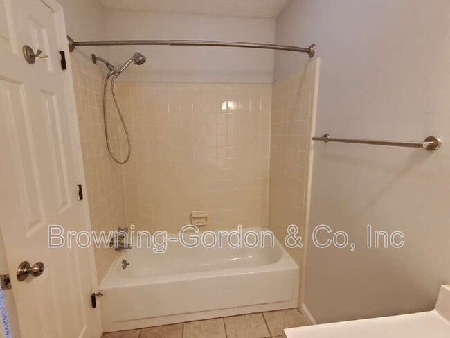 Building Photo - 243 Ash Grove Dr