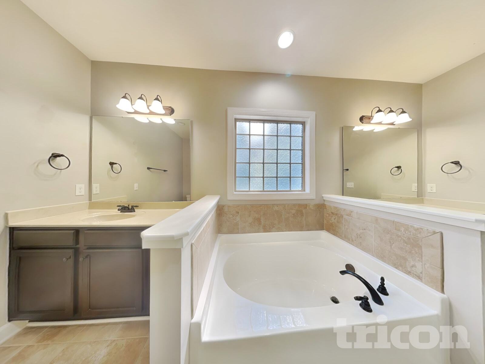 Building Photo - 102 Pinewinds Ct