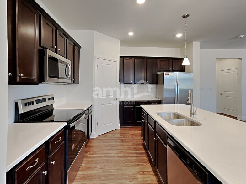 Building Photo - 110 Keyser Dr