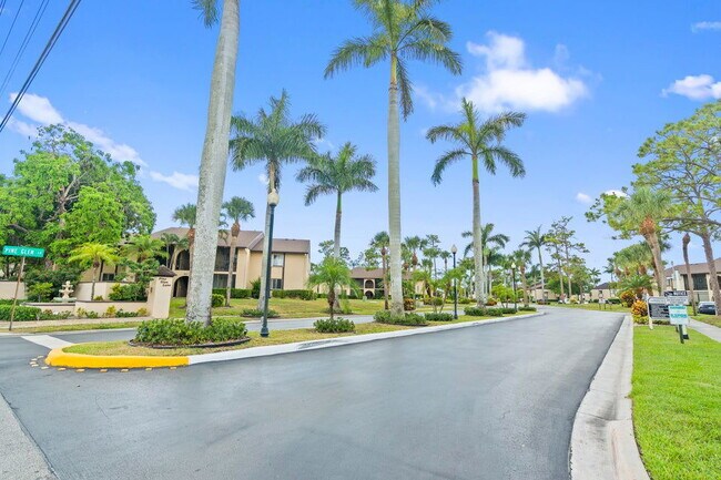 Building Photo - 441 Pine Glen Ln