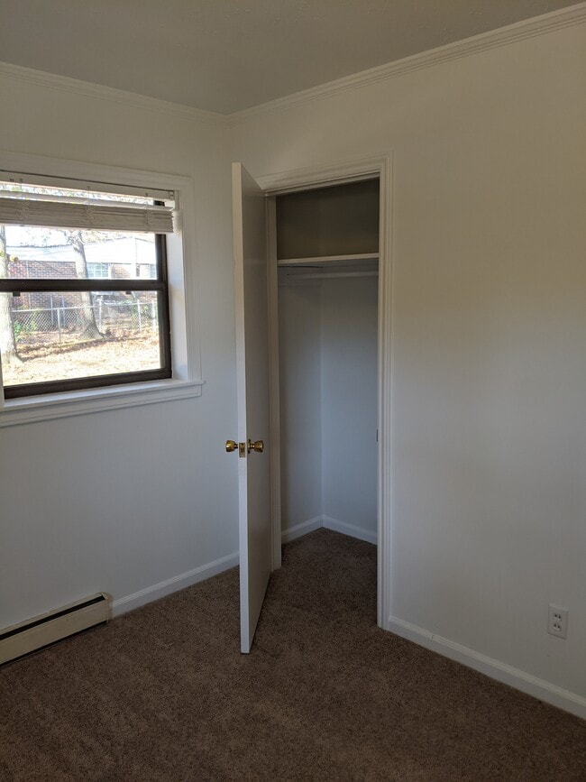 Building Photo - 1000 Fairlane Dr