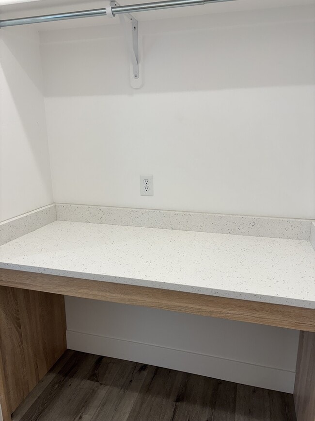 Building Photo - 187 Heaton Ln