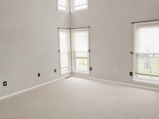 Building Photo - 118 Henning Dr
