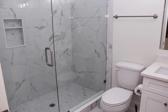 Building Photo - 54 Davis St