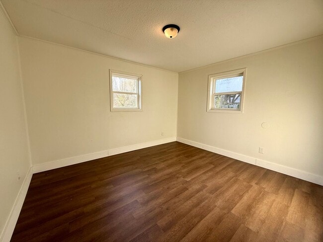 Building Photo - 3 Bedroom/1.Bathroom Home in Paragould AR - $1,150/month