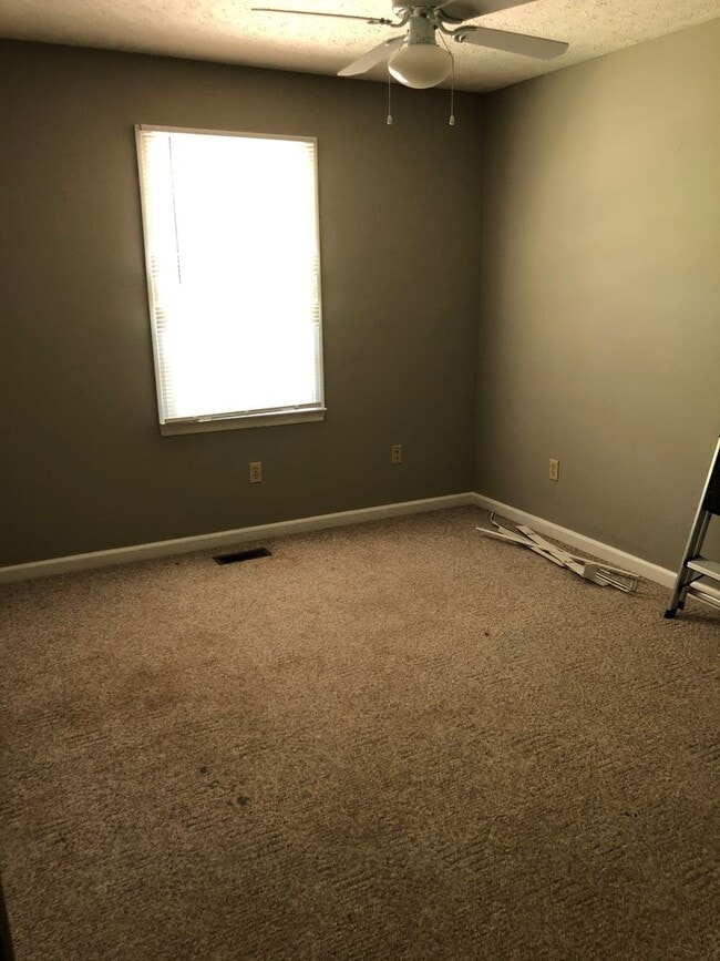 Building Photo - 415 Greenland Ln