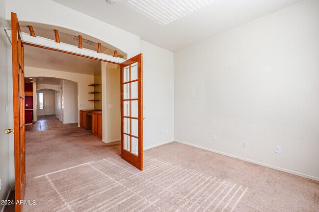 Building Photo - 11617 W La Reata Ave