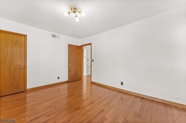 Building Photo - 27 E Madison Ave