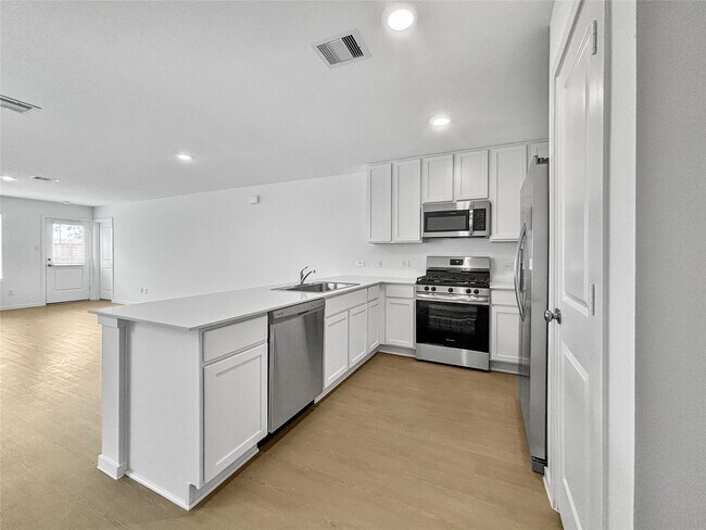 Building Photo - 5830 Starling Dr