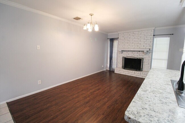 Building Photo - 10535 Breeds Hill Dr
