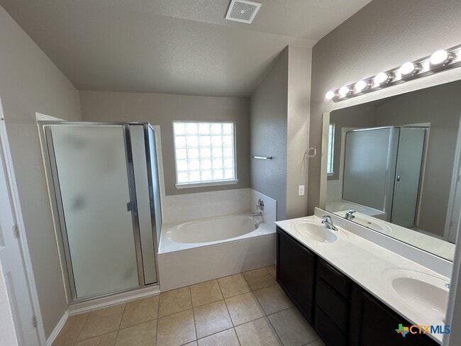 Building Photo - 3406 Cricklewood Drive