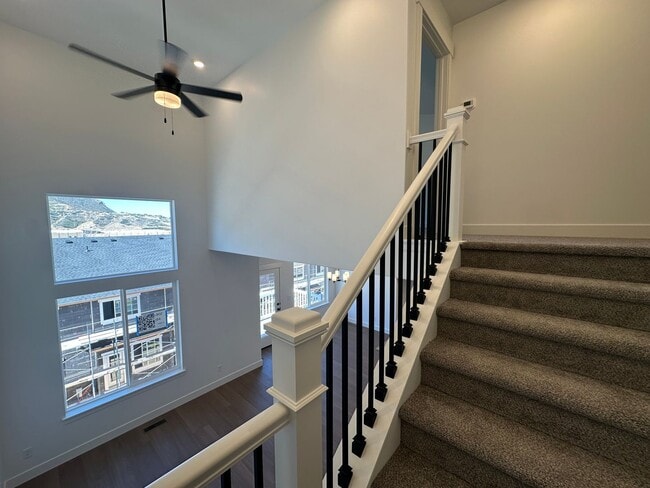 Building Photo - 5260 Acacia Dr