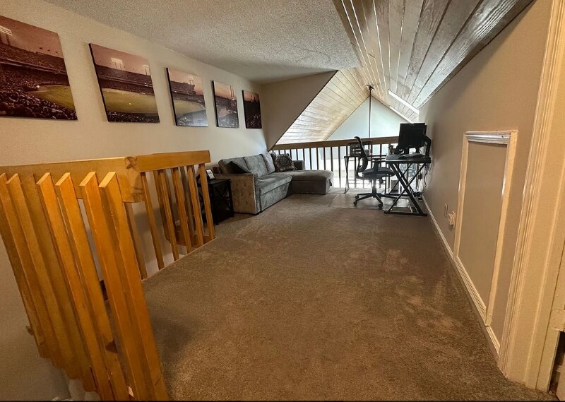 Building Photo - 5057 Gatehouse Way