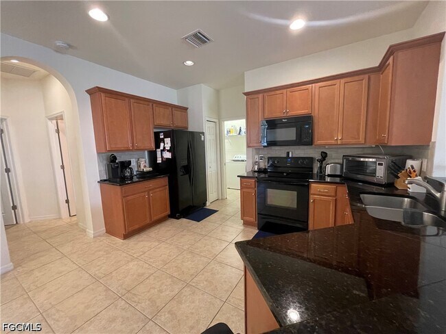 Building Photo - 10457 Materita Dr