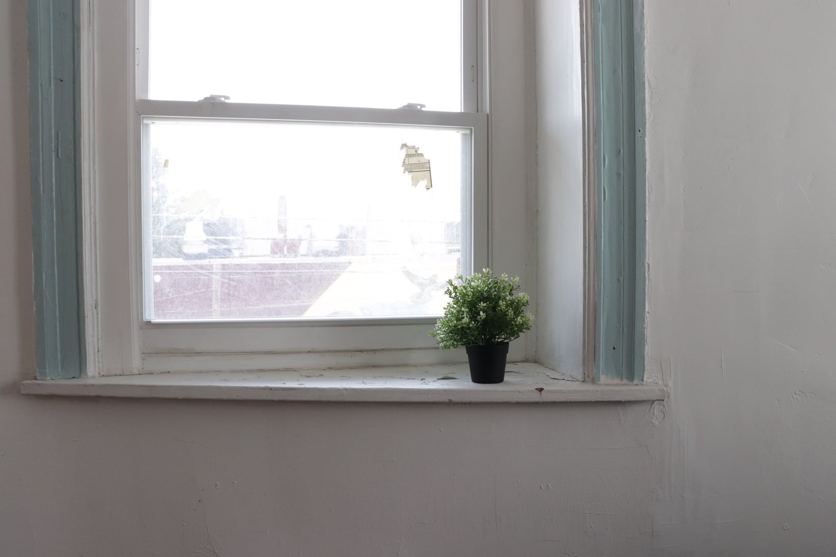 Building Photo - 5801 Douglas St