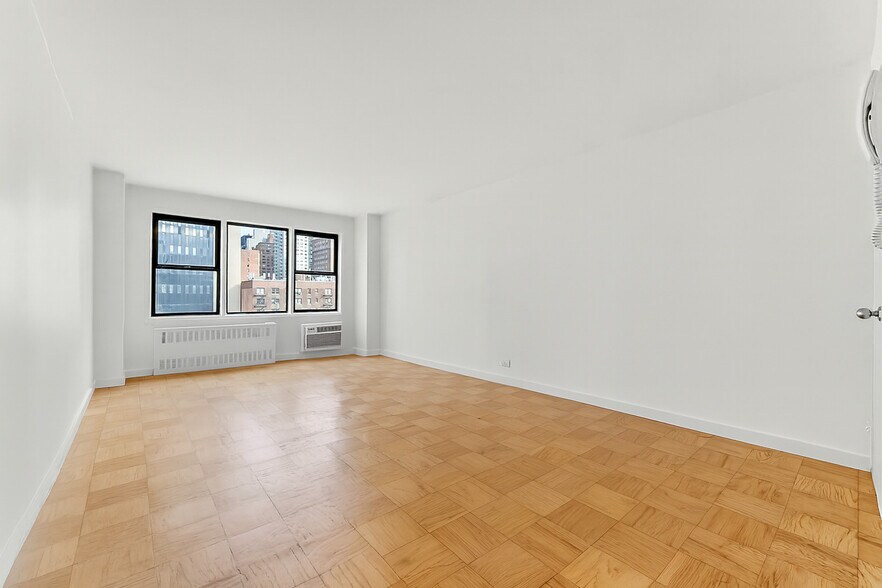 Building Photo - 303 E 56th St