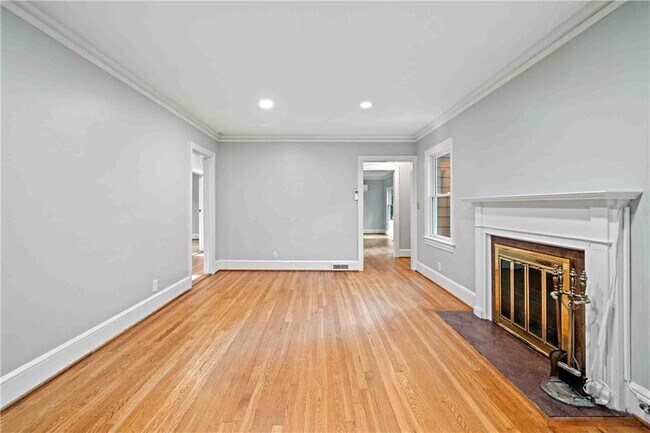 Building Photo - 1850 Ardmore Rd NW