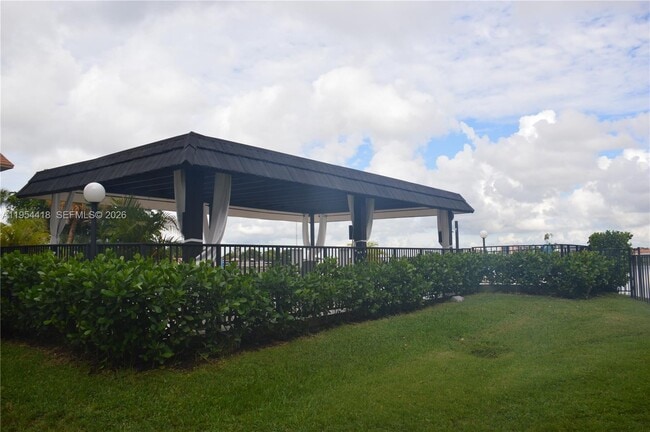 Building Photo - 461 Ives Dairy Rd