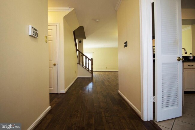 Building Photo - 5339 Buxton Ct