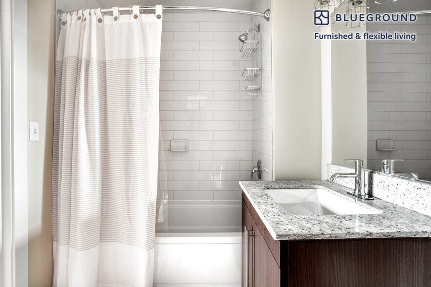 Building Photo - 625 H St NE