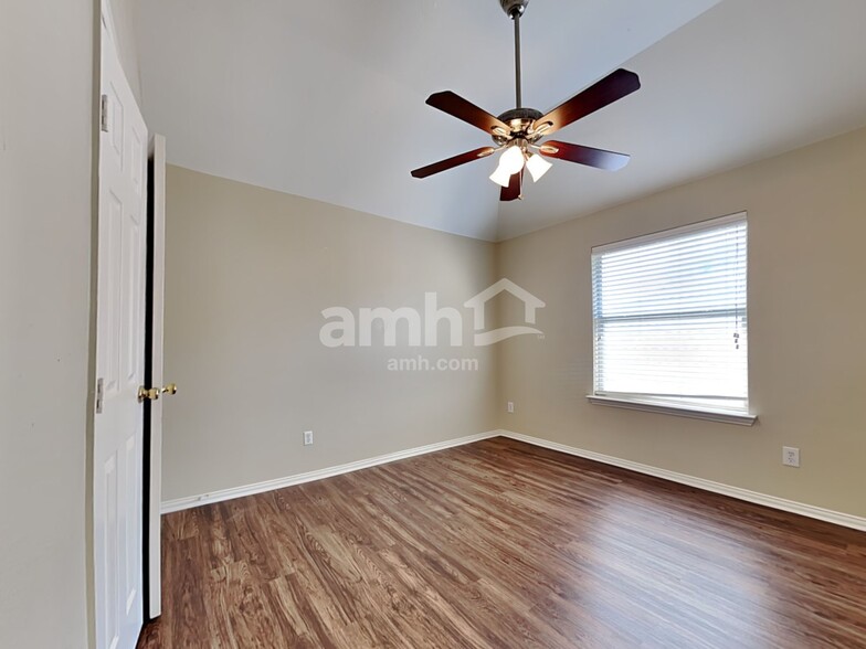Building Photo - 1506 Holveck Dr