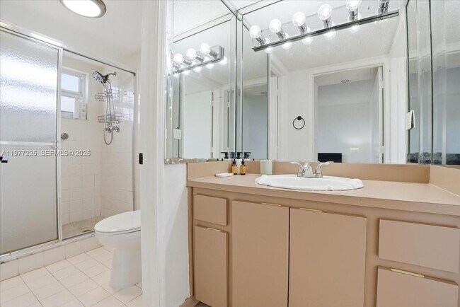 Building Photo - 9410 Tangerine Pl