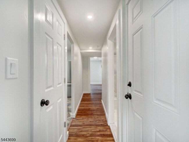 Building Photo - 60 Montague Pl