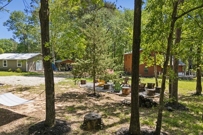 Building Photo - 10 Boat Launch Rd