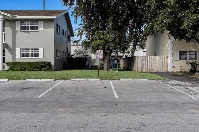 Building Photo - 1049 NW 30th Ct