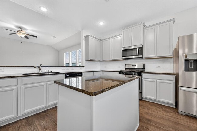 Building Photo - 206 White Wing Ln