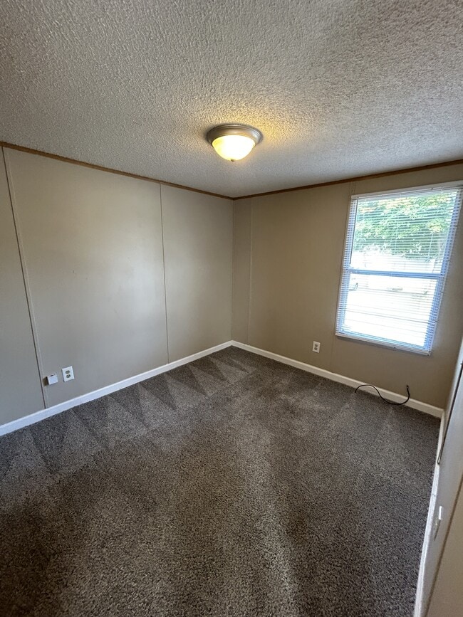 Building Photo - 217 Tyler St