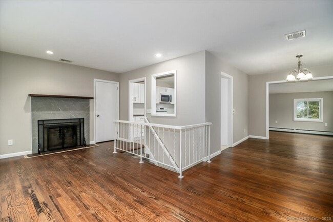 Building Photo - 8 Lakewood Terrace