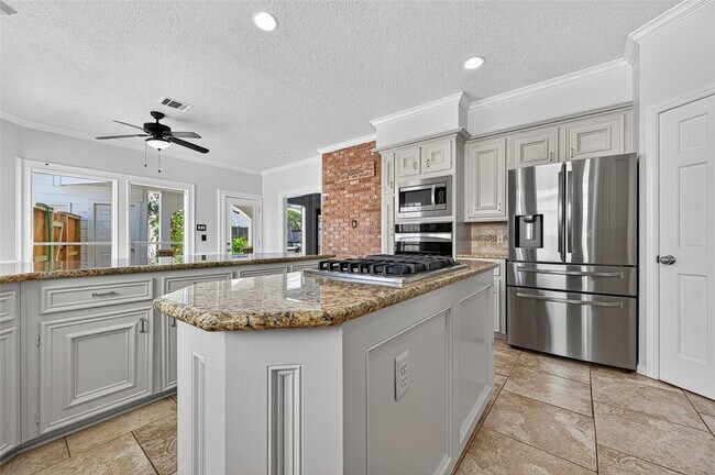 Building Photo - 1035 Flagmore Dr