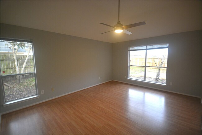 Building Photo - 1622 Regal Blue Ct