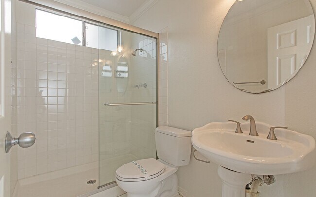 Building Photo - 7960 Represa Cir