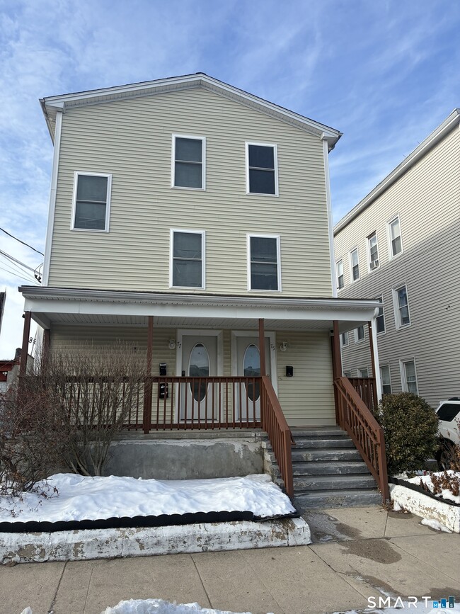 Building Photo - 75 Ash St