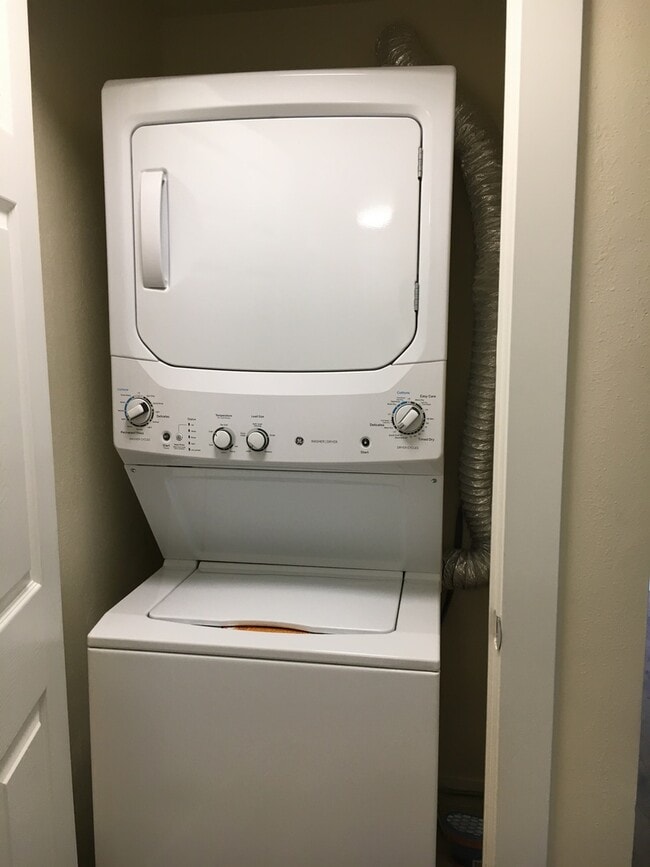 Building Photo - 3441 23rd Ave W