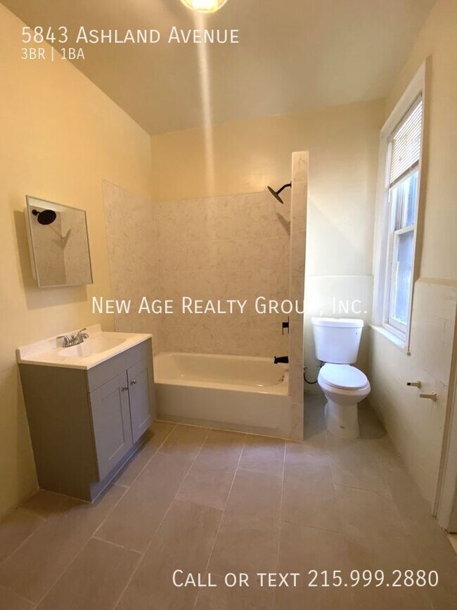 Building Photo - 5843 Ashland Ave