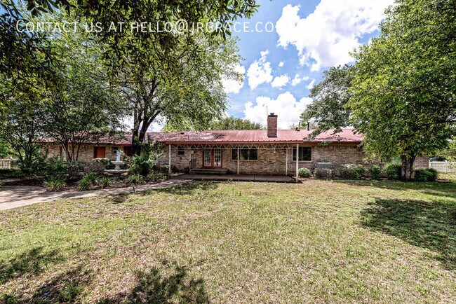 Building Photo - 525 W 4th St